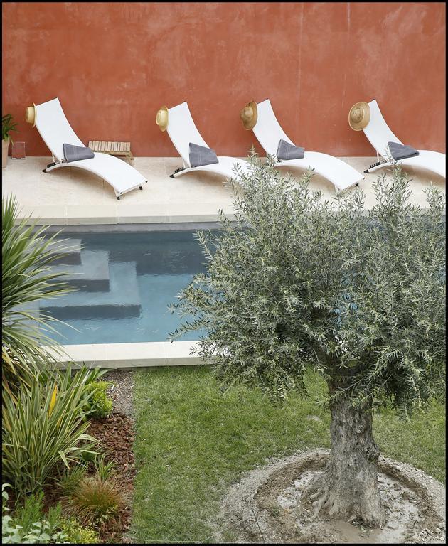 La Maison Rouge D'Uzes B&B Eksteriør bilde