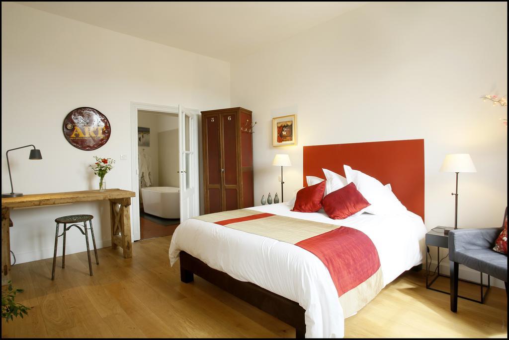 La Maison Rouge D'Uzes B&B Rom bilde