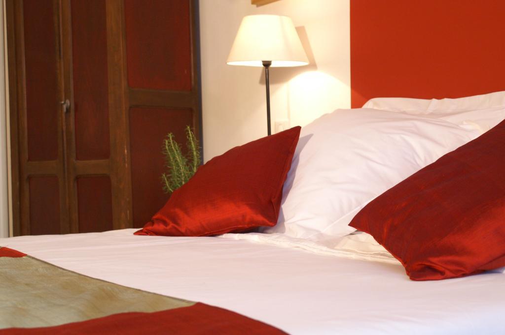 La Maison Rouge D'Uzes B&B Eksteriør bilde