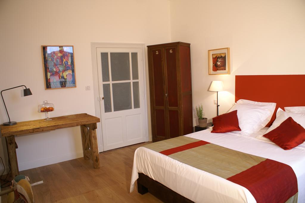 La Maison Rouge D'Uzes B&B Eksteriør bilde